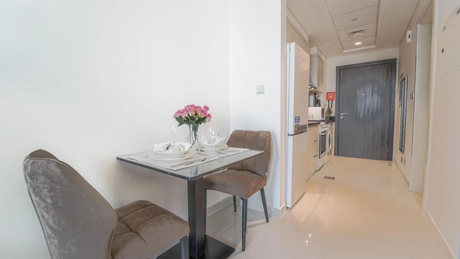 Apartment Studio In Damac H1 By Deleguest Dubai United Arab Emirates